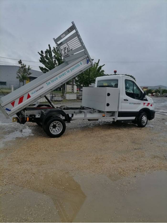 Camion Benne 3.5T Avec Coffre